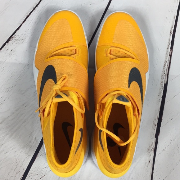 Nike hyperrev sneaker basketball shoe - Picture 3 of 8